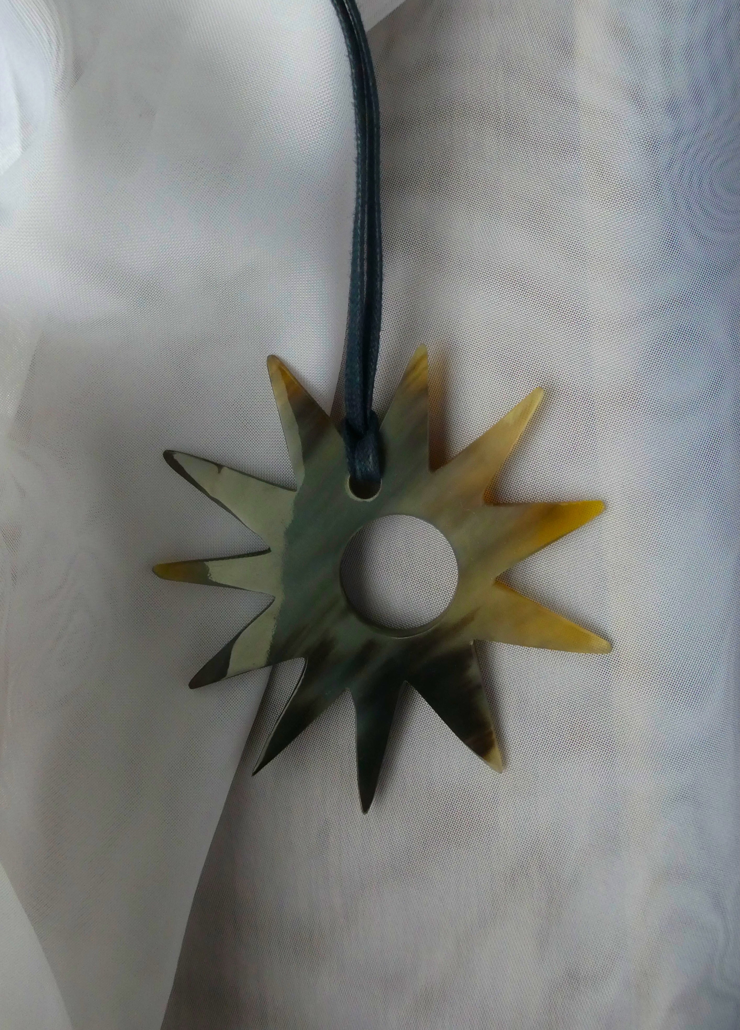 Éclat Pendant Necklace